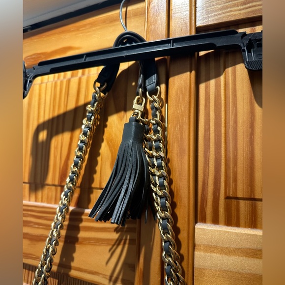 Tory Burch Fleming Bag. Gray with gold hardware. Very good condition - Picture 4 of 14